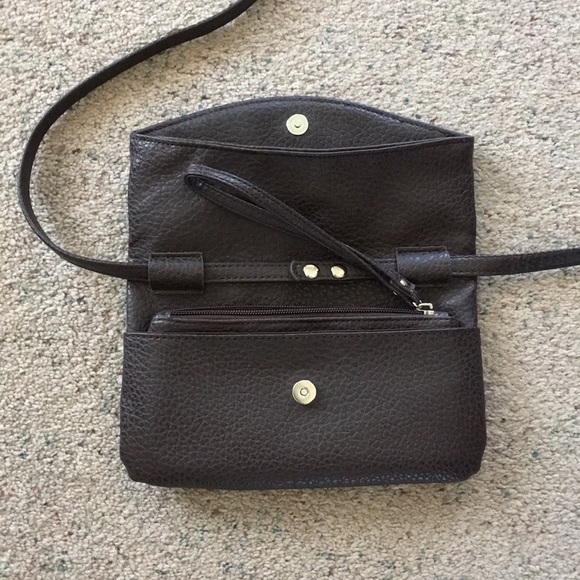 Signature Weekend Brown 2 Piece Purse Set - Picture 3 of 5